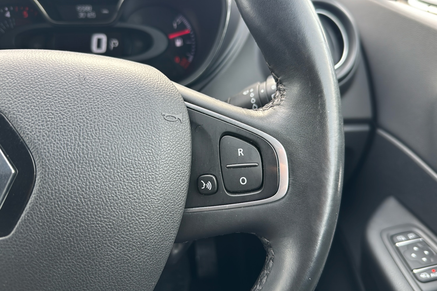 Used Renault Captur 2018 for sale - 77699099: Photo 18