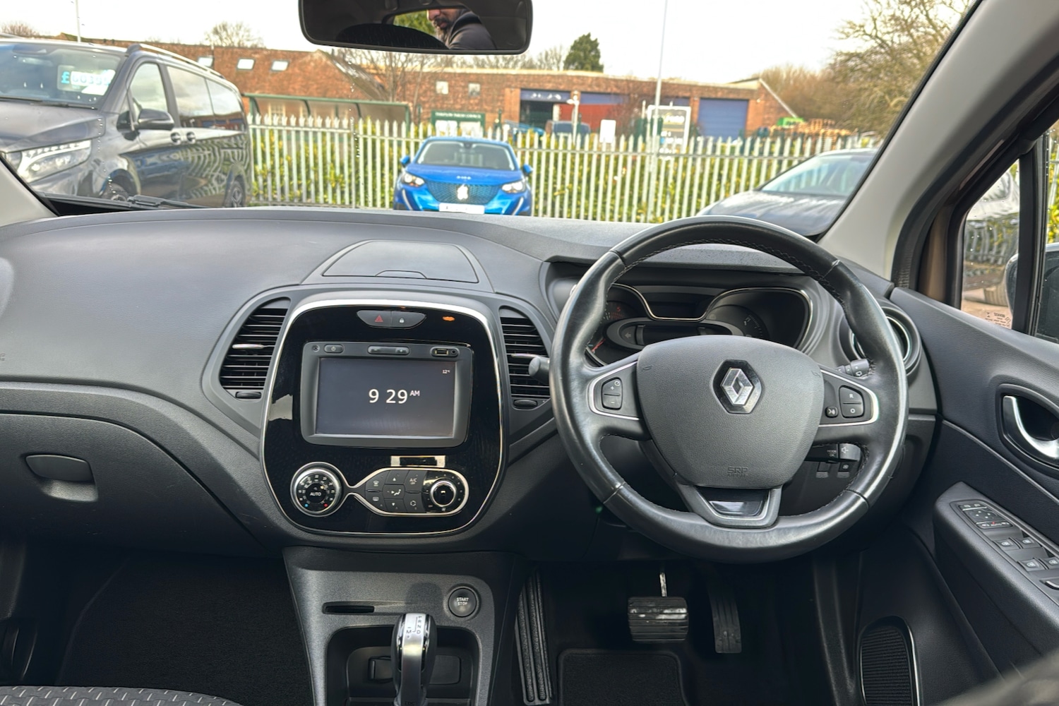 Used Renault Captur 2018 for sale - 77699099: Photo 9