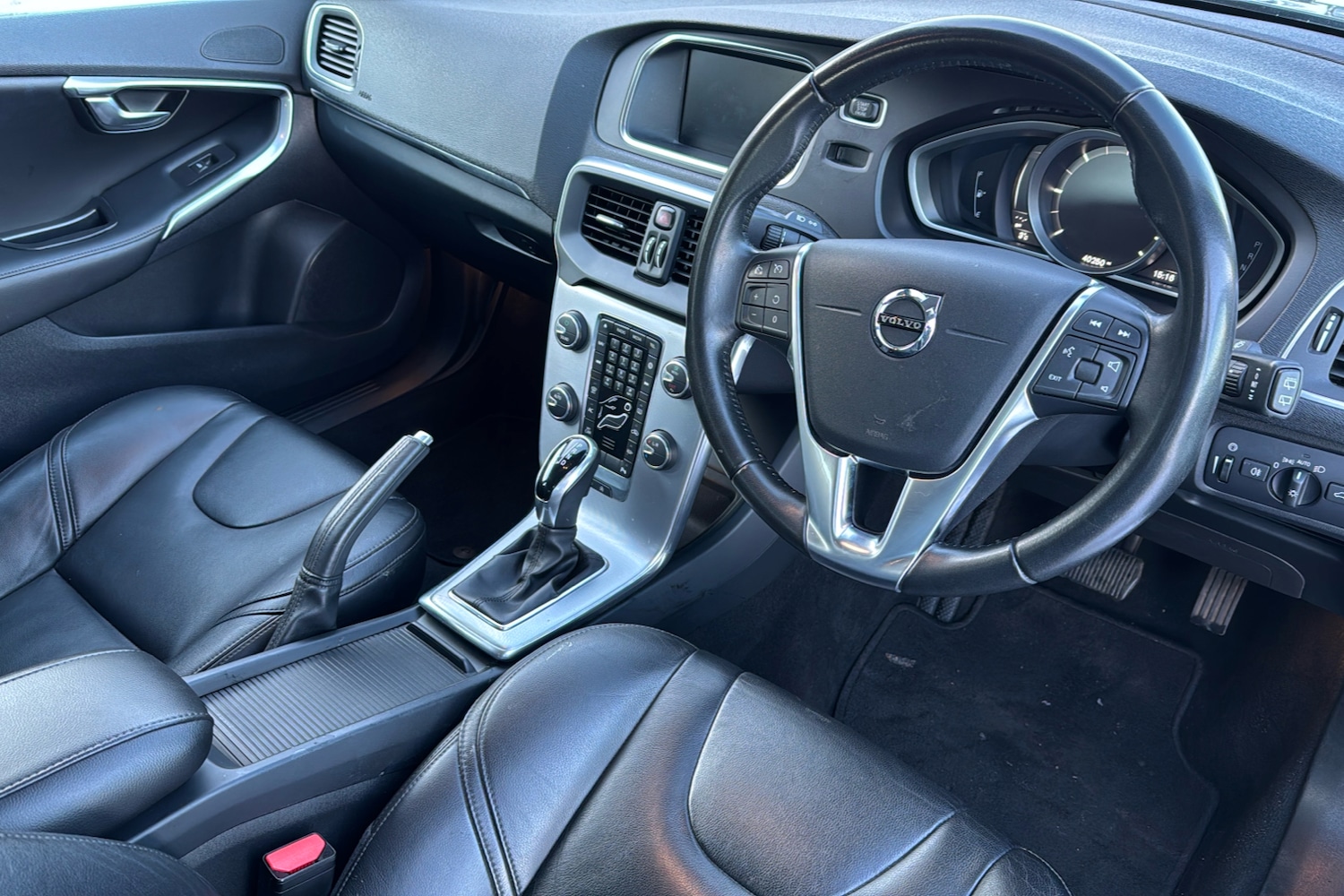 Used Volvo V40 2017 for sale - 77113977: Photo 10