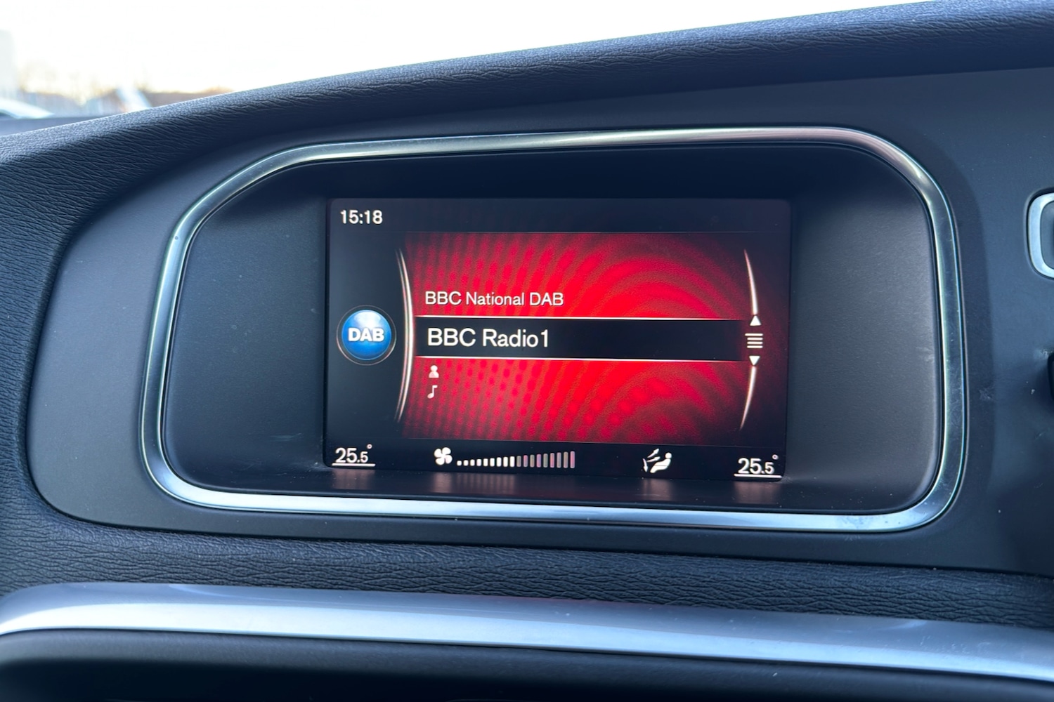 Used Volvo V40 2017 for sale - 77113977: Photo 21