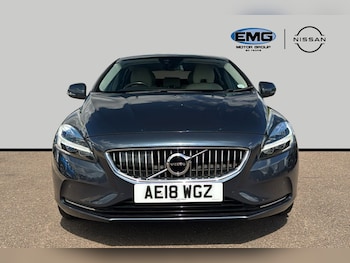 Used Volvo V40 2018 for sale - 79127887: Photo