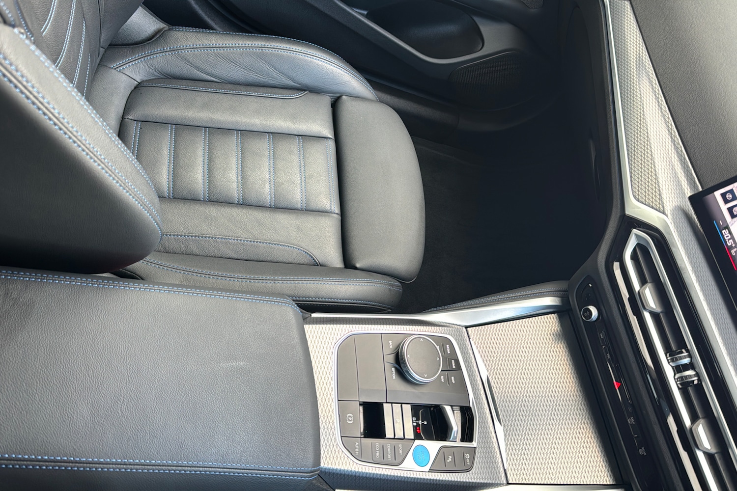 Used BMW i4 2024 for sale - 76177297: Photo 44