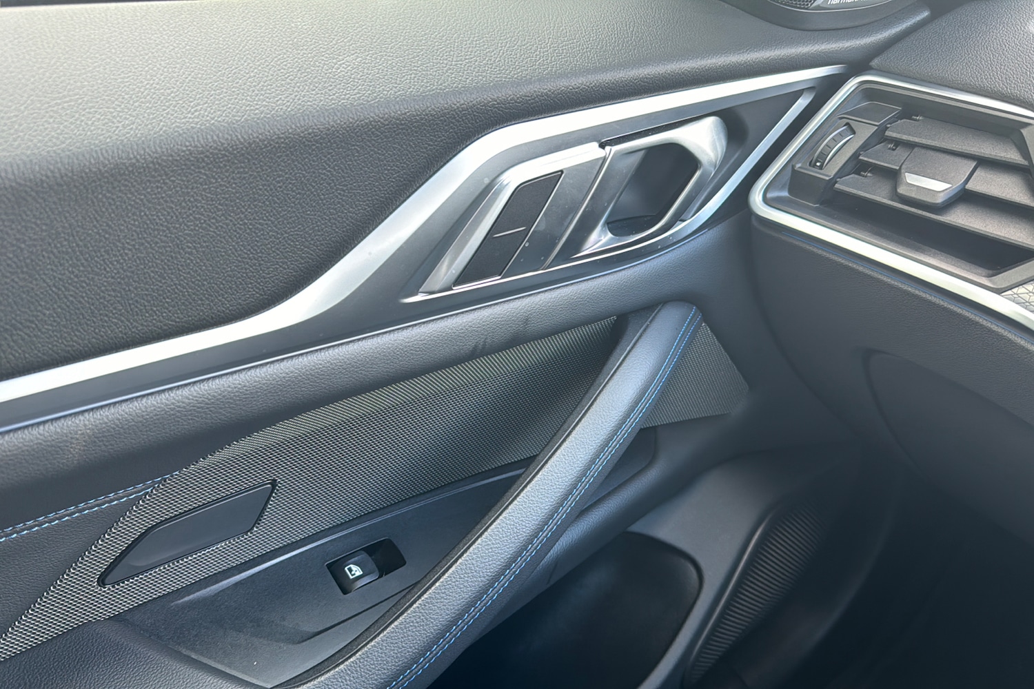 Used BMW i4 2024 for sale - 76177297: Photo 50