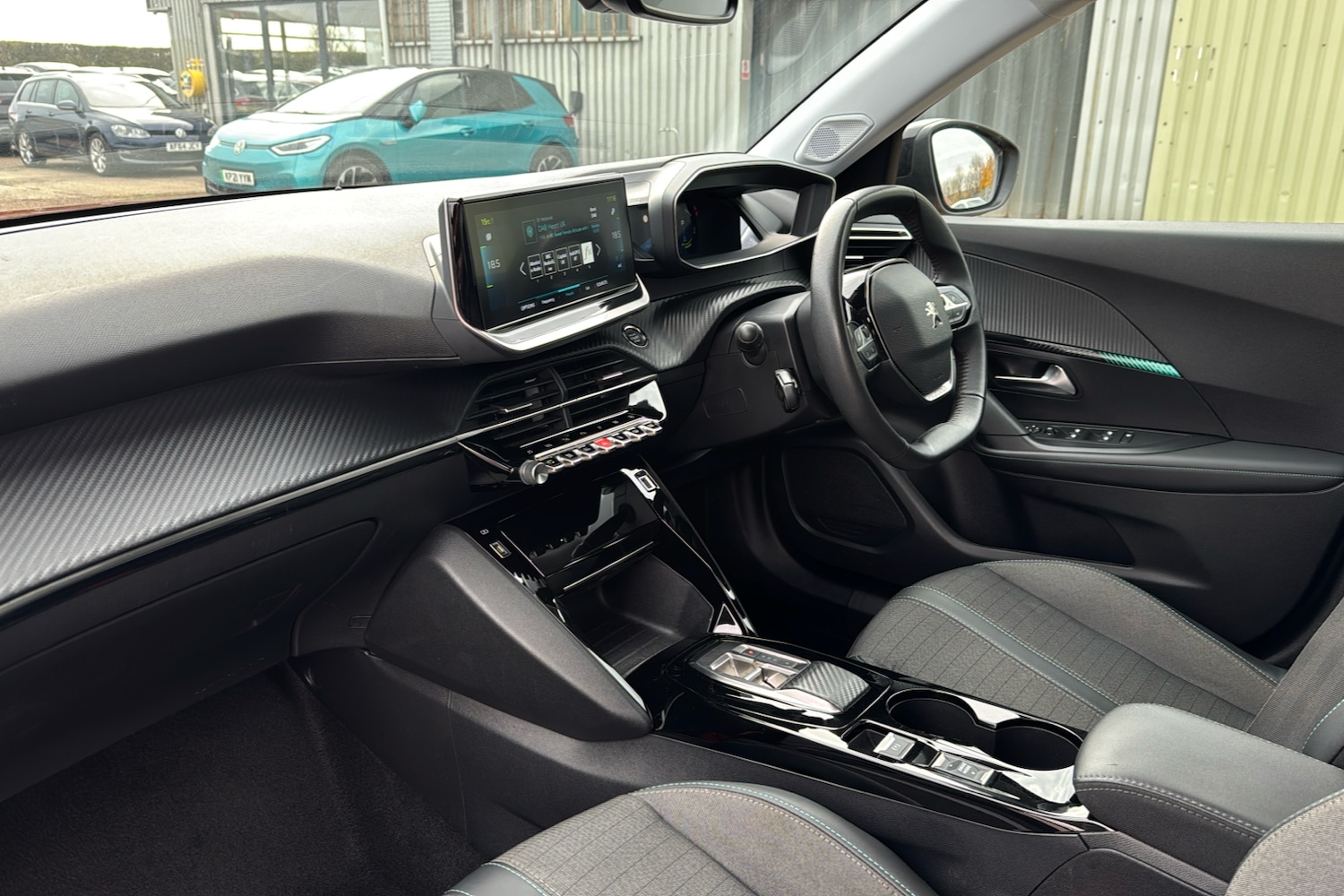 Used Peugeot E-2008 2022 for sale - 76476251: Photo 11