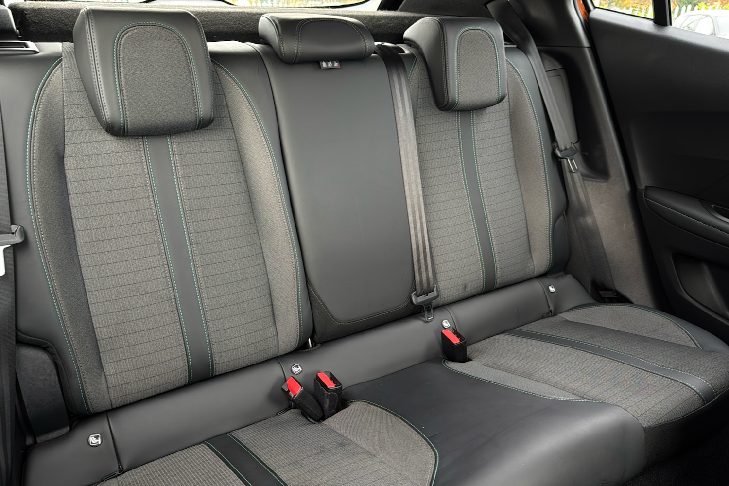 Used Peugeot E-2008 2022 for sale - 76476251: Photo 12