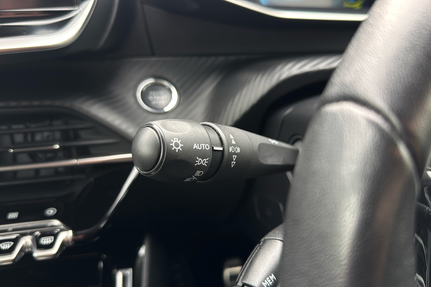 Used Peugeot E-2008 2022 for sale - 76476251: Photo 38