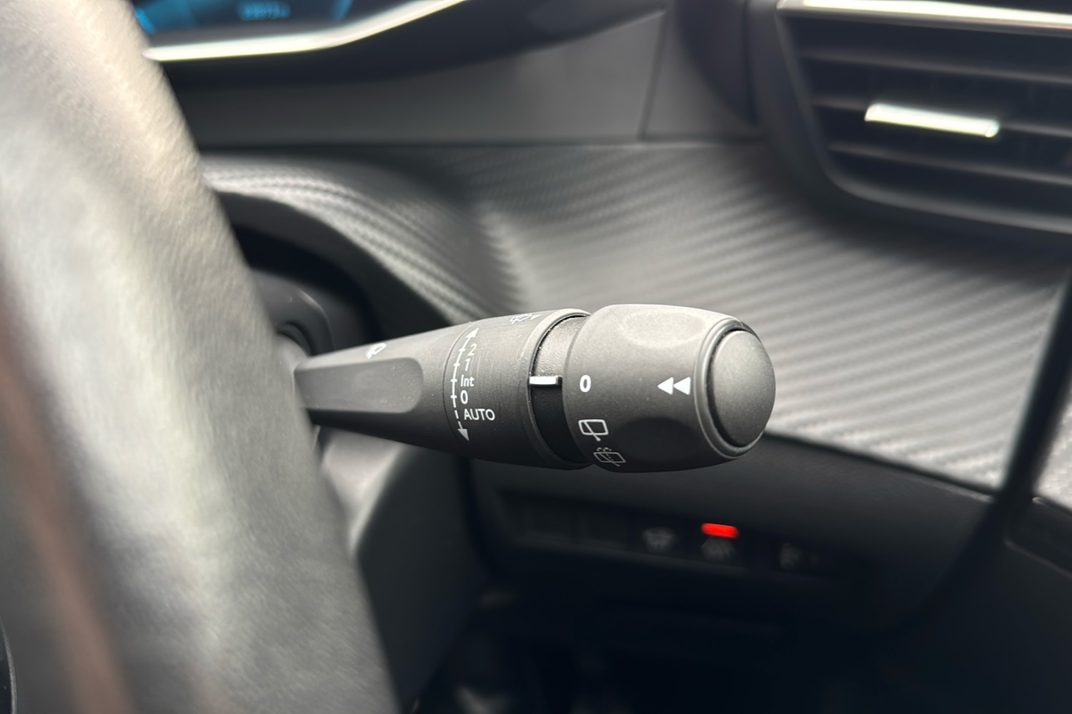 Used Peugeot E-2008 2022 for sale - 76476251: Photo 39