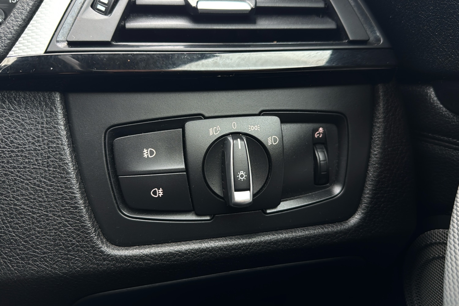 Used BMW 3 Series 2015 for sale - 77113985: Photo 32