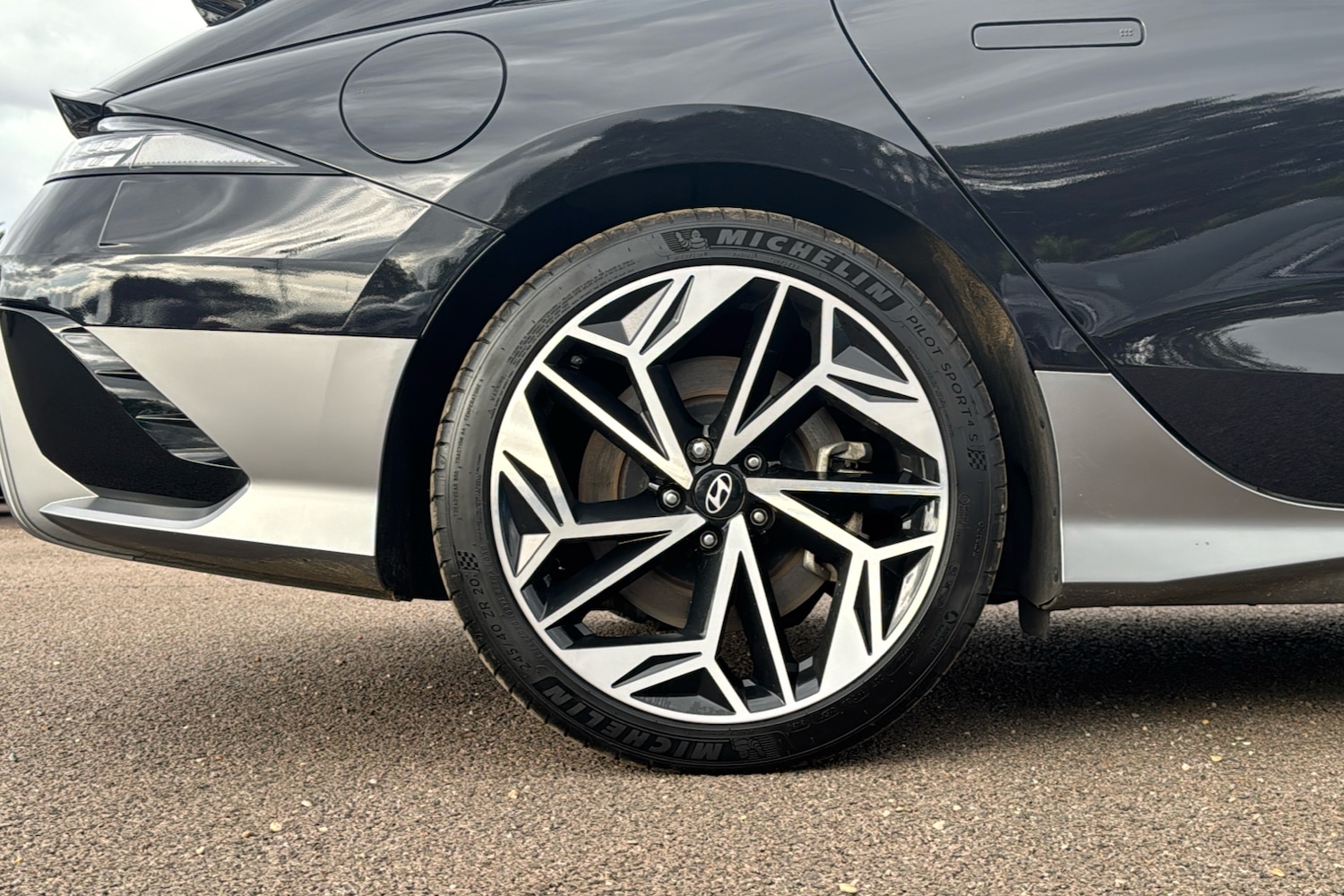 Used Hyundai IONIQ 6 2023 for sale - 76516050: Photo 8