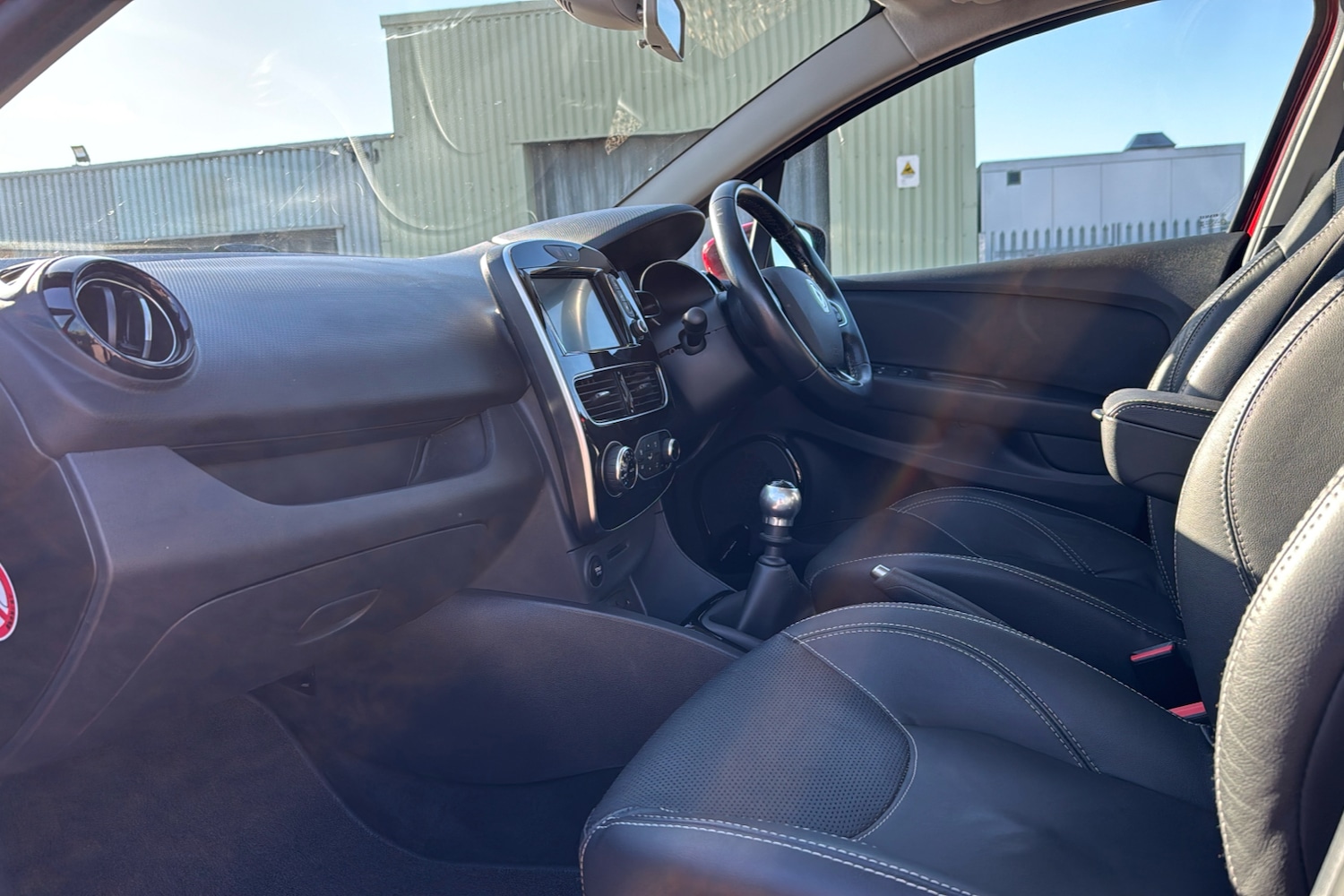 Used Renault Clio 2017 for sale - 76339429: Photo 11