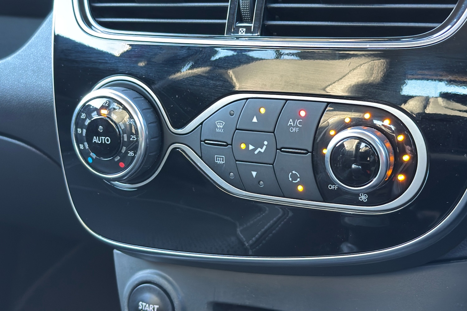 Used Renault Clio 2017 for sale - 76339429: Photo 16