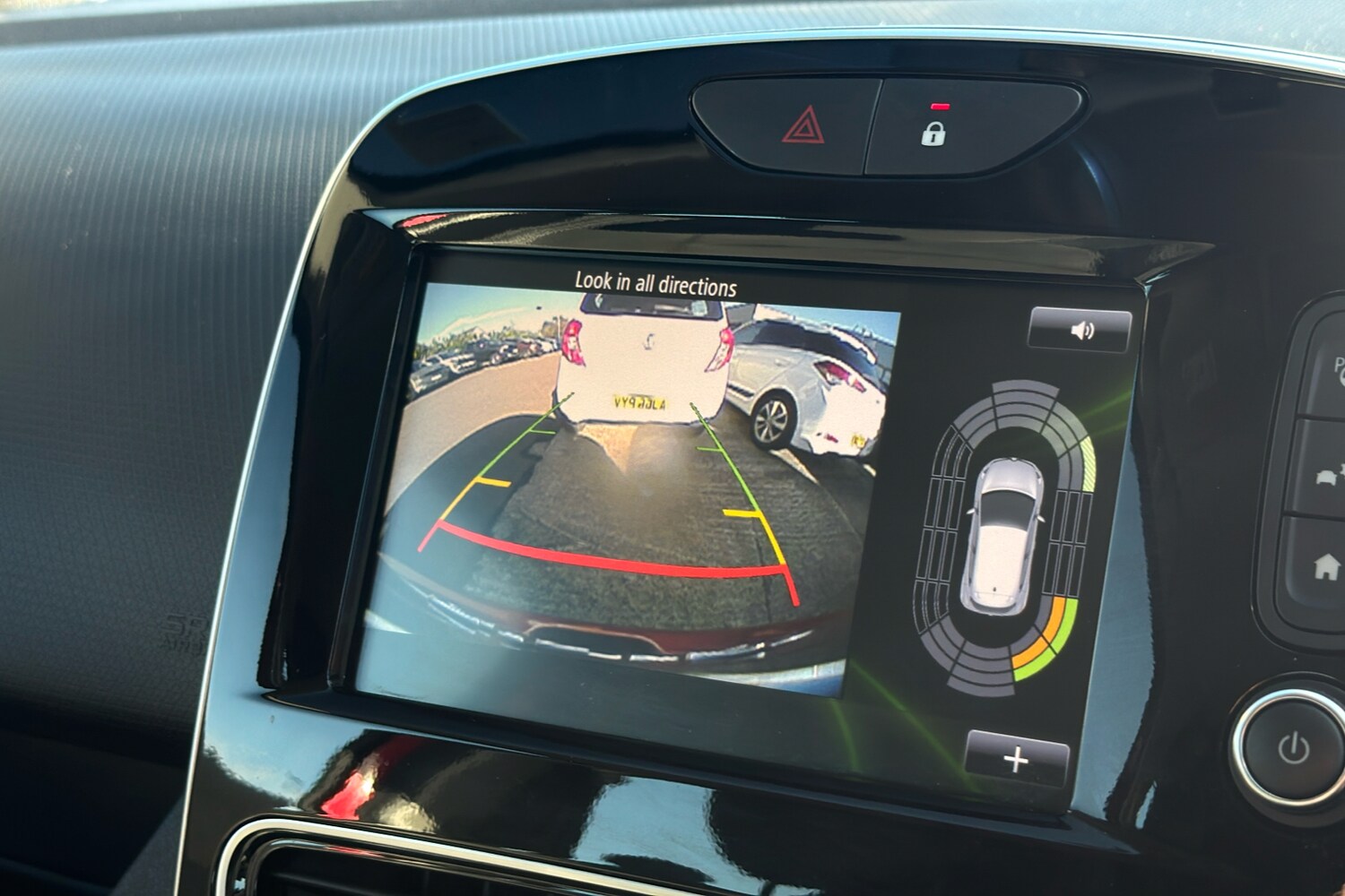 Used Renault Clio 2017 for sale - 76339429: Photo 29