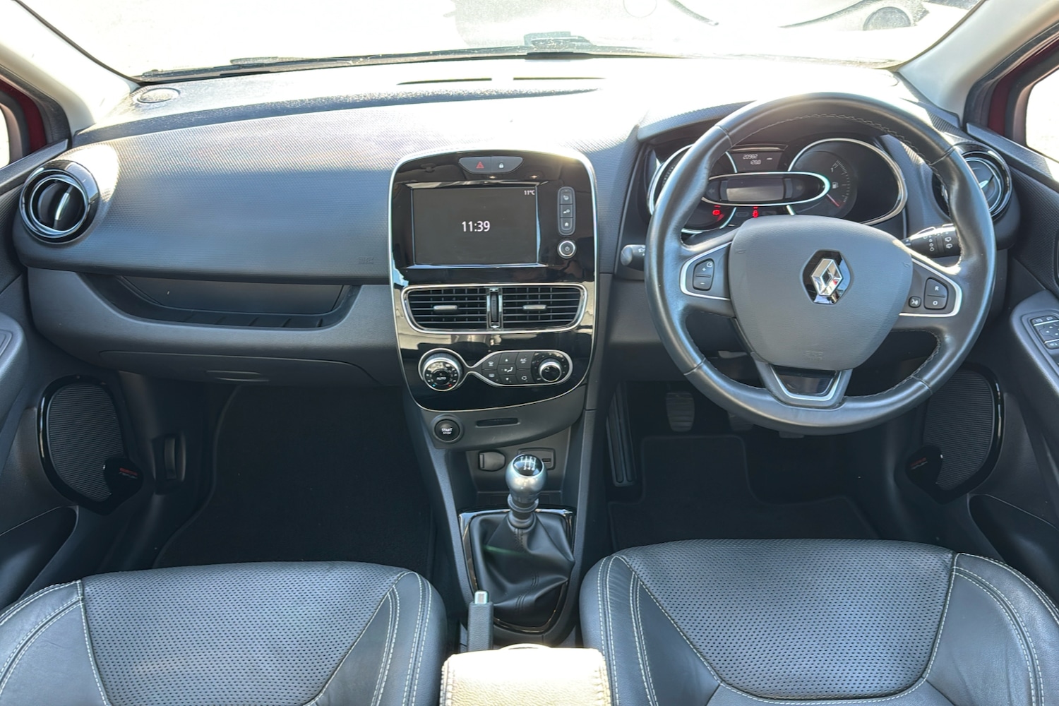 Used Renault Clio 2017 for sale - 76339429: Photo 9