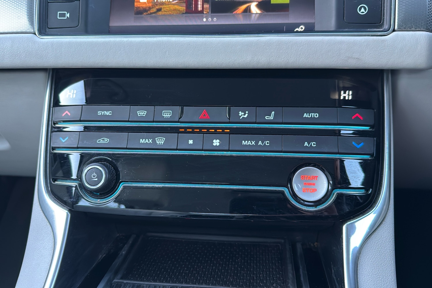 Used Jaguar XF 2017 for sale - 77113983: Photo 16