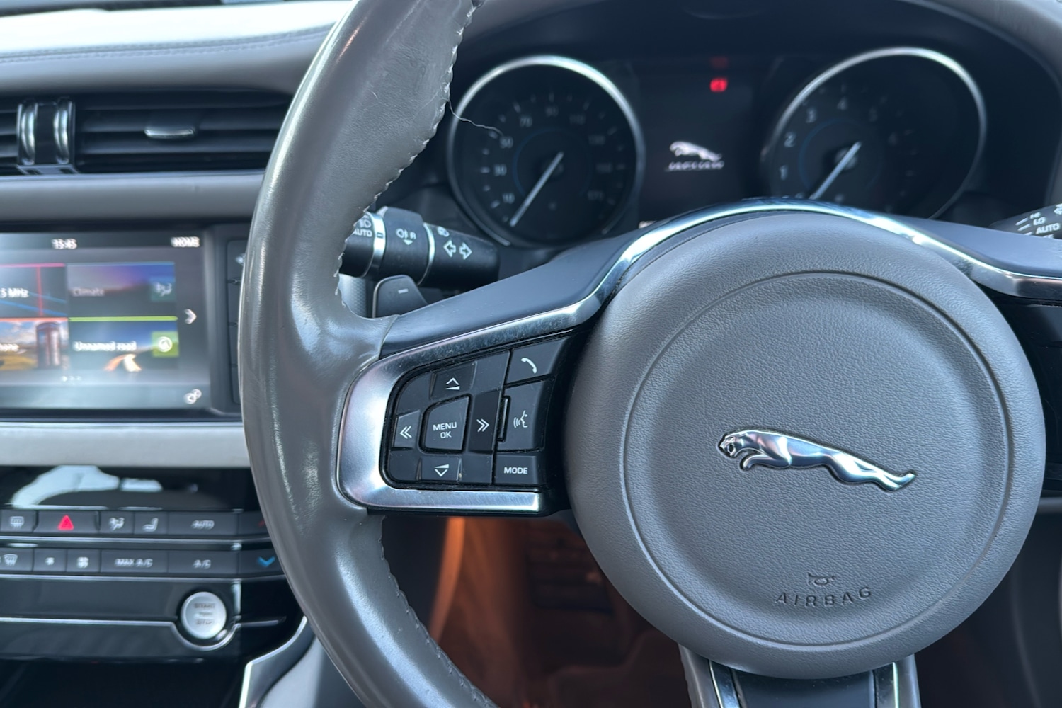 Used Jaguar XF 2017 for sale - 77113983: Photo 17