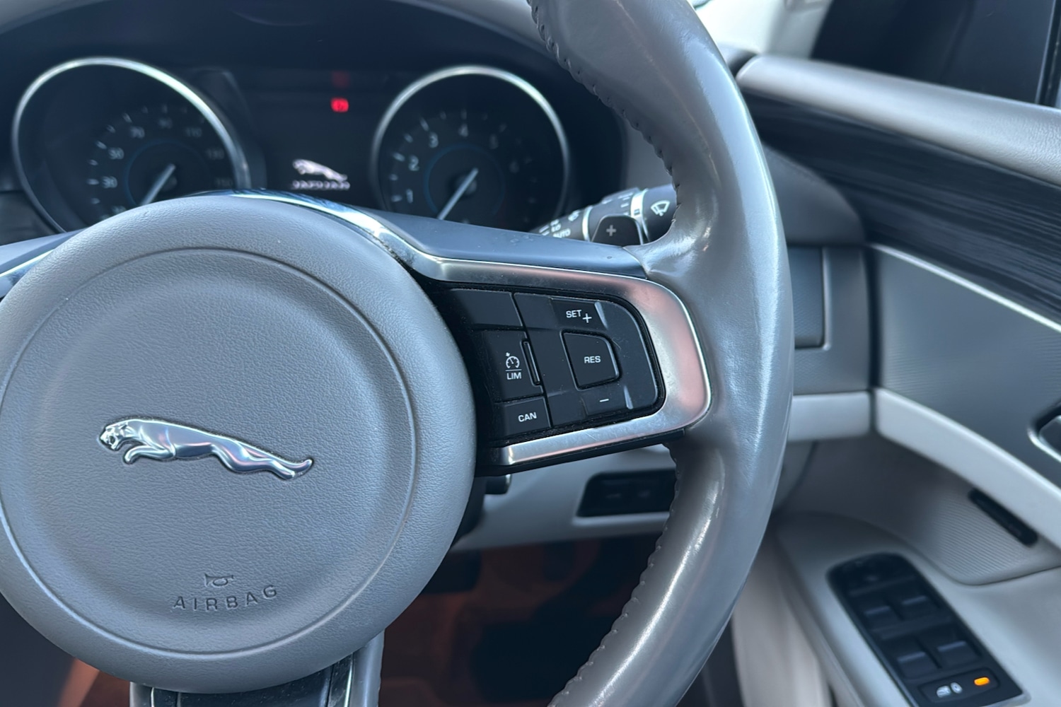 Used Jaguar XF 2017 for sale - 77113983: Photo 18