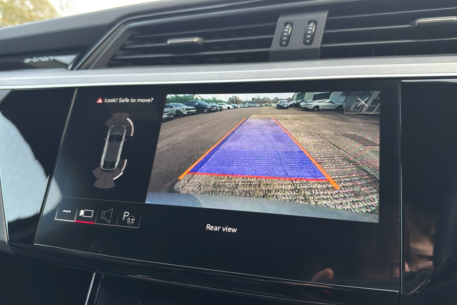 Used Audi e-tron 2022 for sale - 76435994: Photo 32