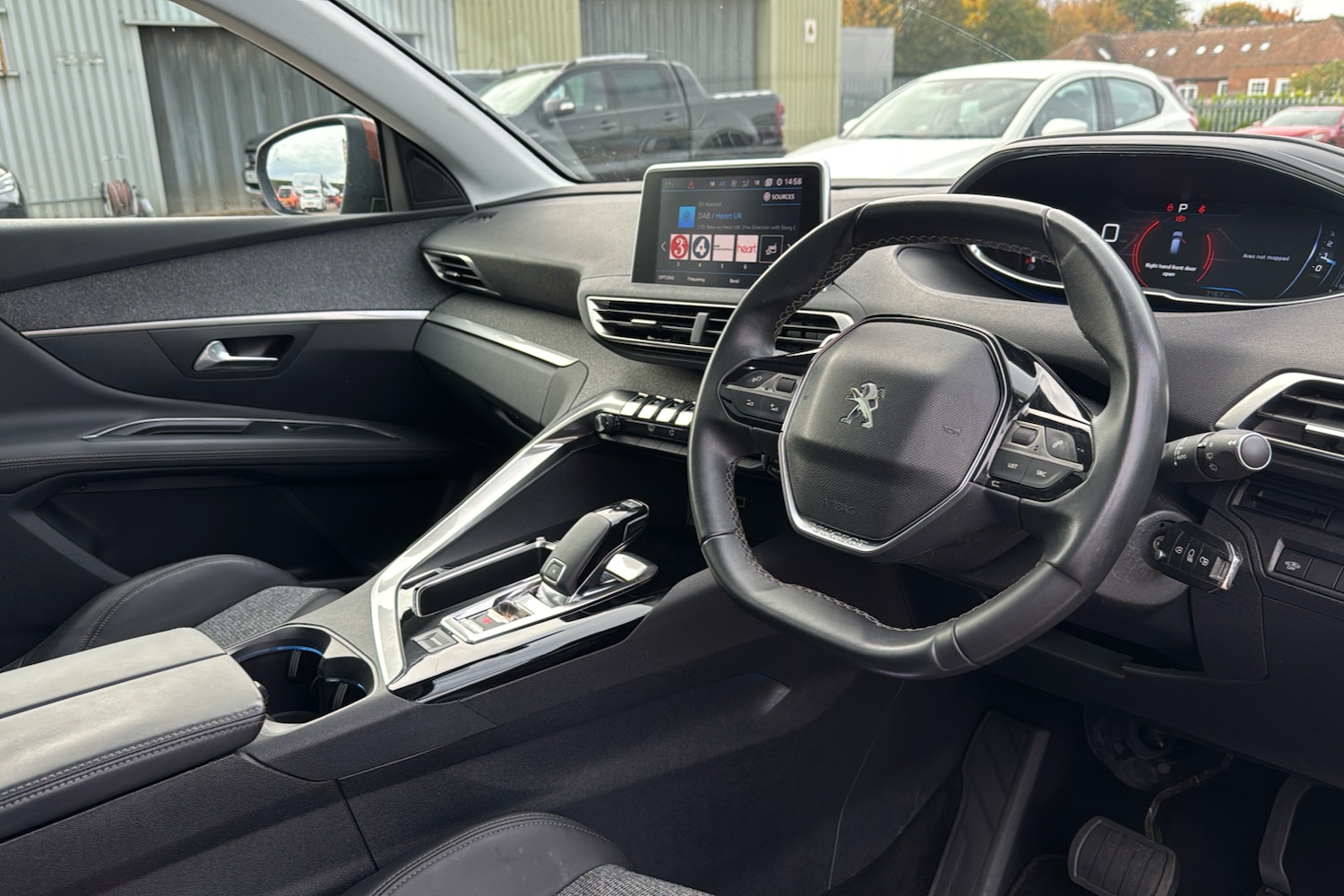 Peugeot 3008 SUV 1.6 Bluehdi Allure Suv 5dr Diesel Eat Euro 6 s/s 120 Ps - Picture 10 of 24
