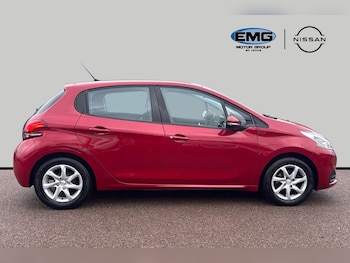 Used Peugeot 208 2017 for sale - 77257647: Photo