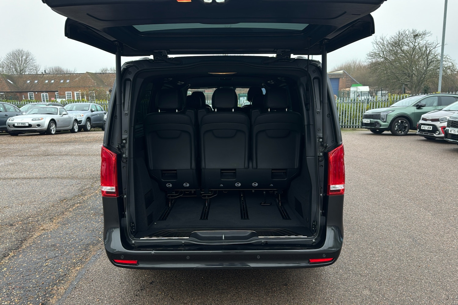 Used Mercedes-Benz V-Class 2023 for sale - 77112674: Photo 18