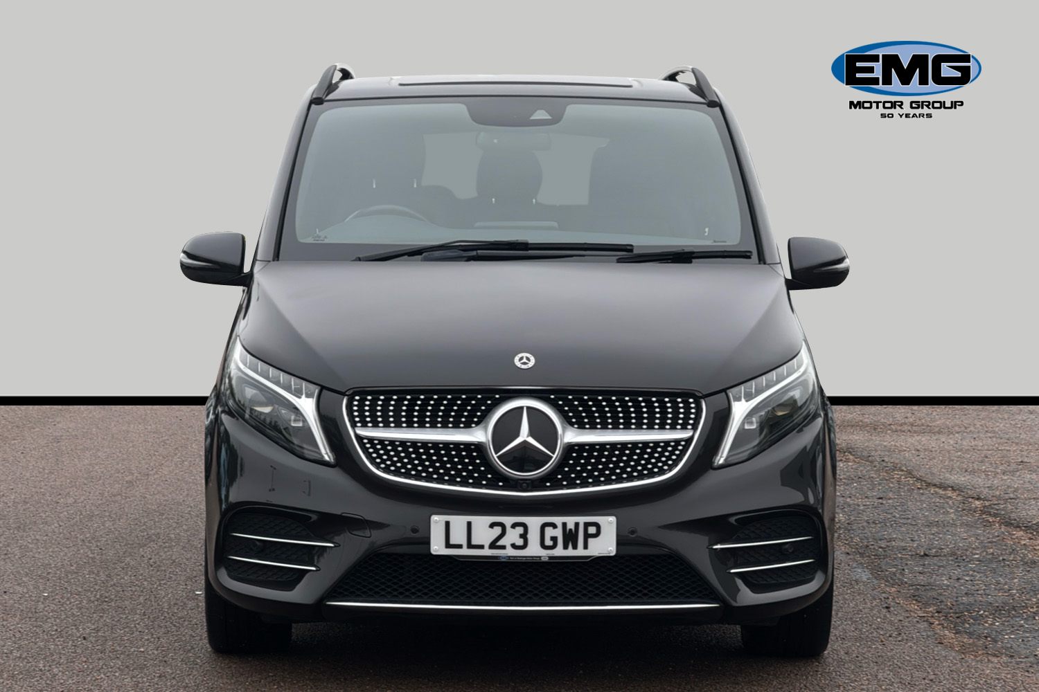 Used Mercedes-Benz V-Class 2023 for sale - 77112674: Photo 2