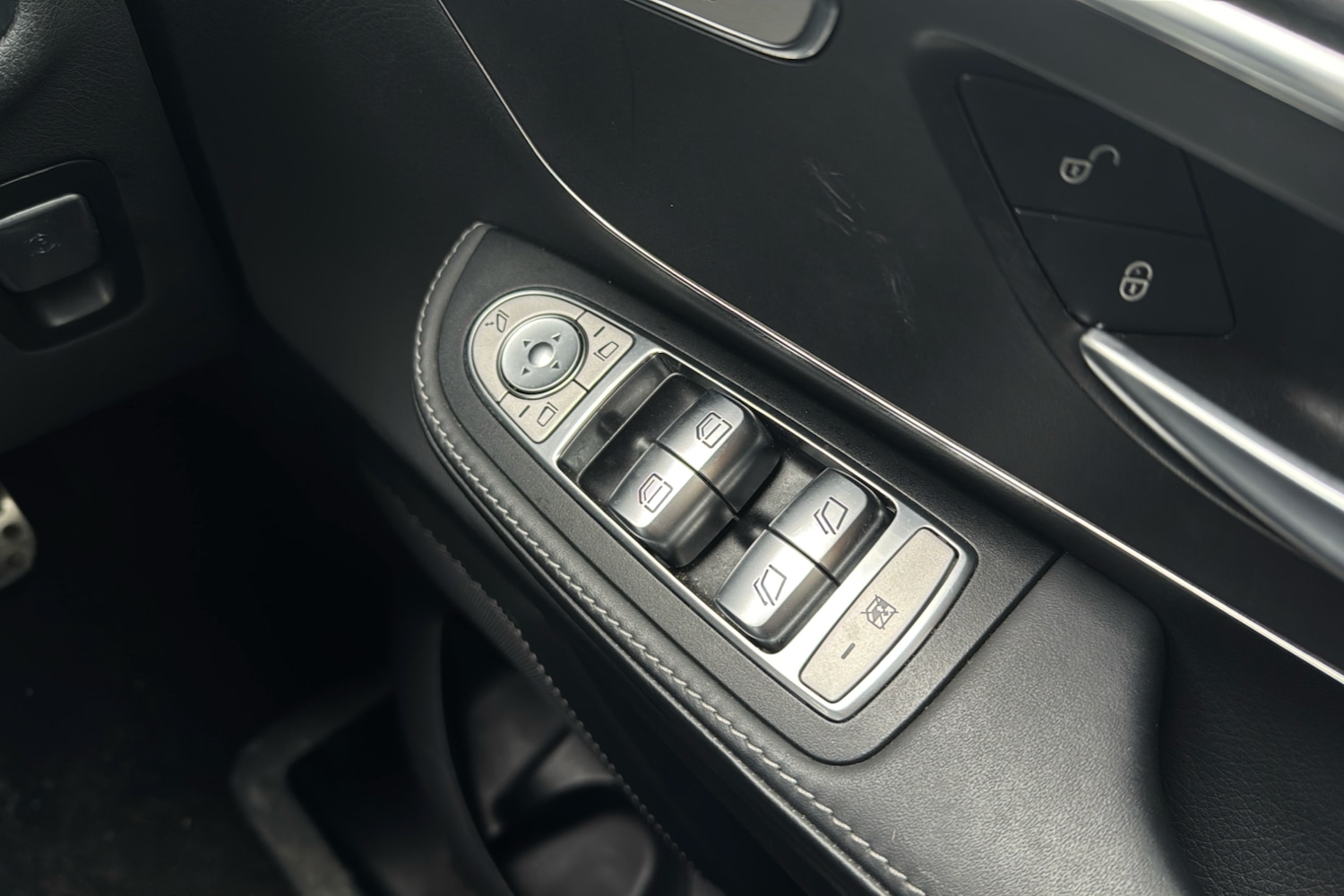 Used Mercedes-Benz V-Class 2023 for sale - 77112674: Photo 21