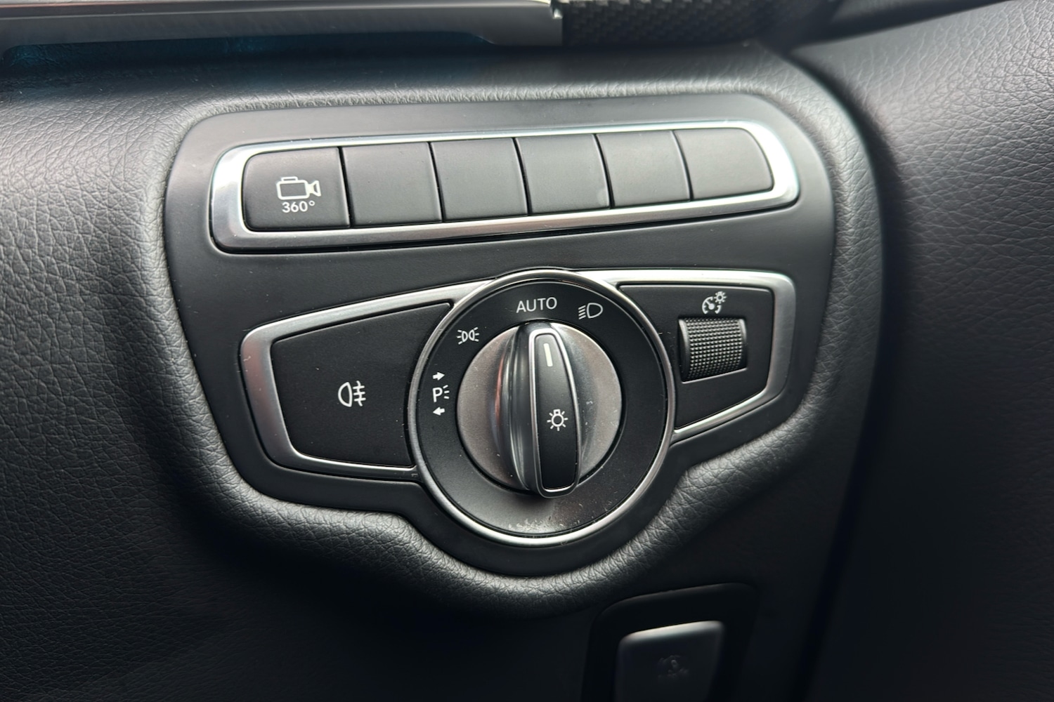 Used Mercedes-Benz V-Class 2023 for sale - 77112674: Photo 34