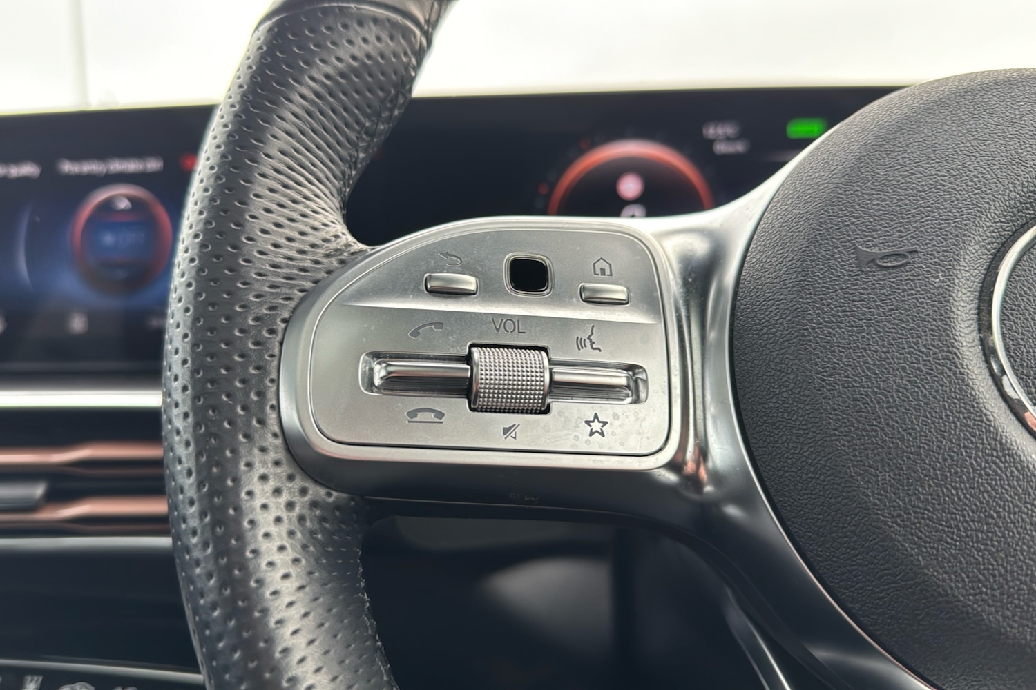 Used Mercedes-Benz EQC 2023 for sale - 77112705: Photo 16