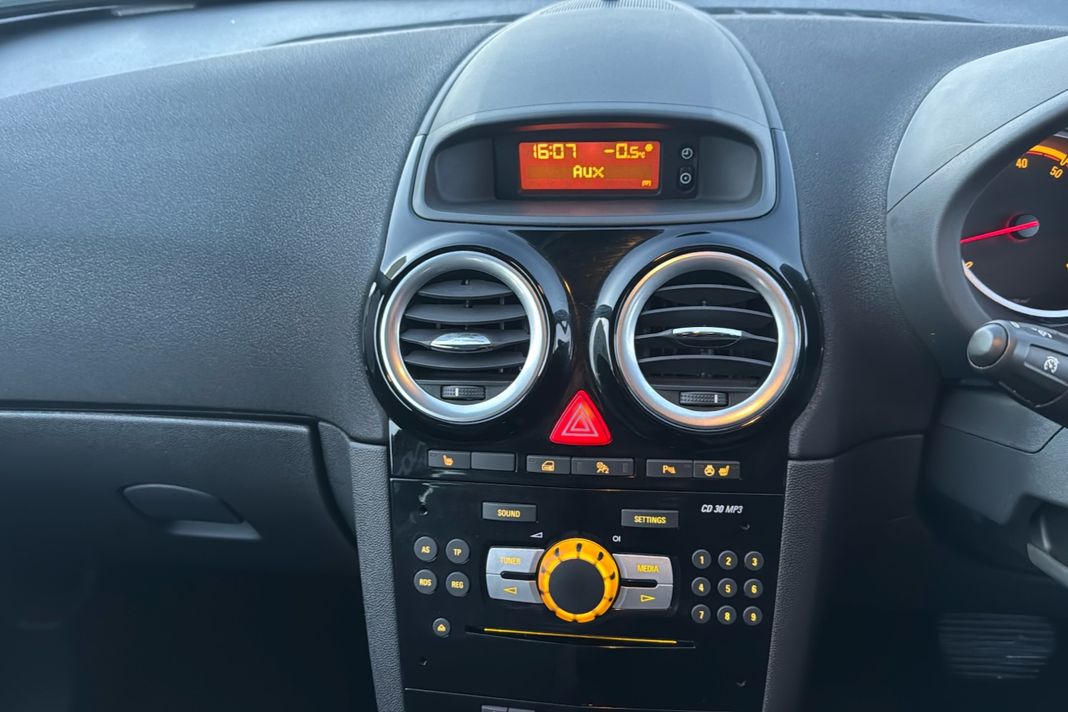 Used Vauxhall Corsa 2014 for sale - 77113997: Photo 21