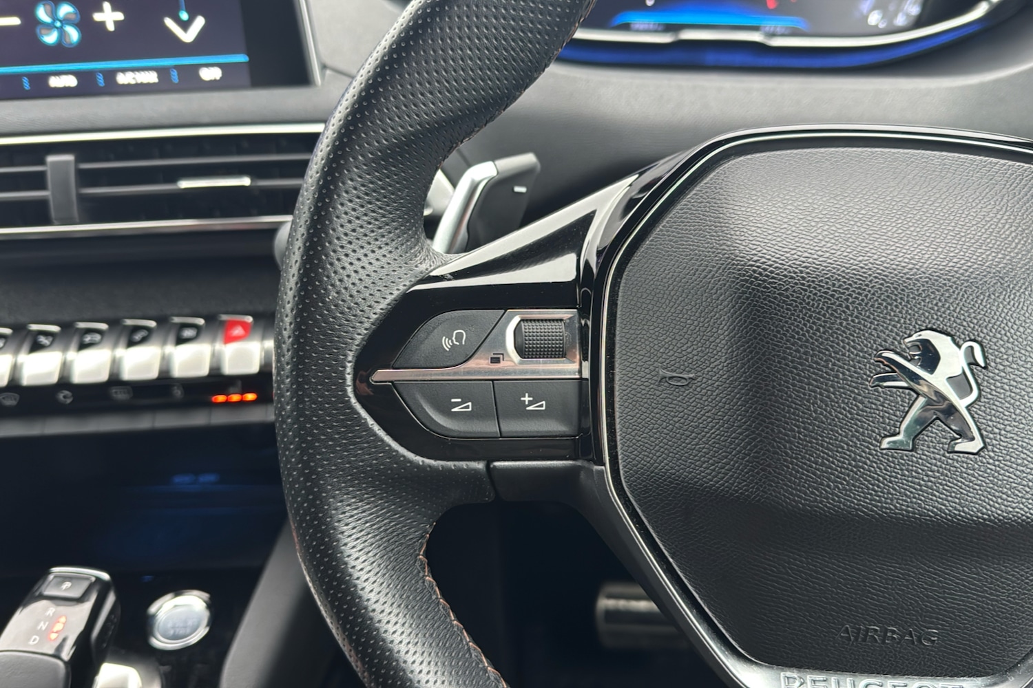 Used Peugeot 3008 2019 for sale - 77113987: Photo 17