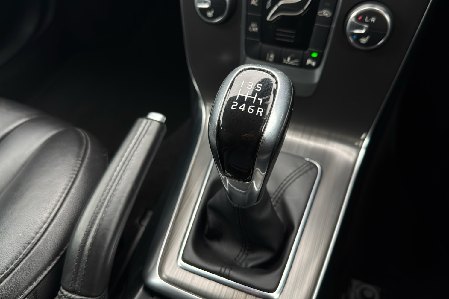 Used Volvo V40 2015 for sale - 77459114: Photo 13