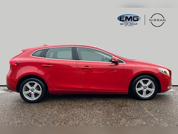 Used Volvo V40 2015 for sale - 77459114: Photo