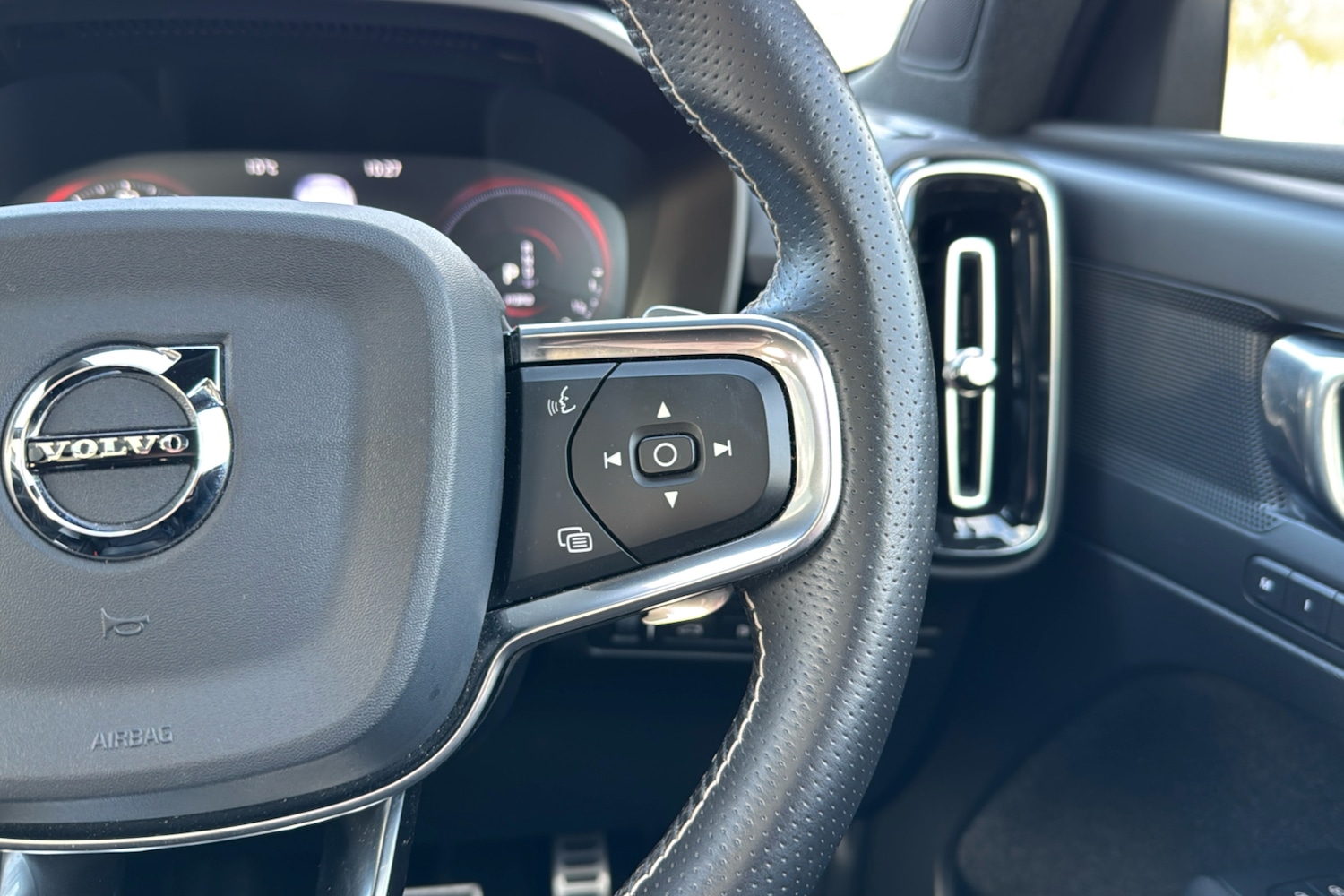 Used Volvo XC40 2020 for sale - 76932090: Photo 18