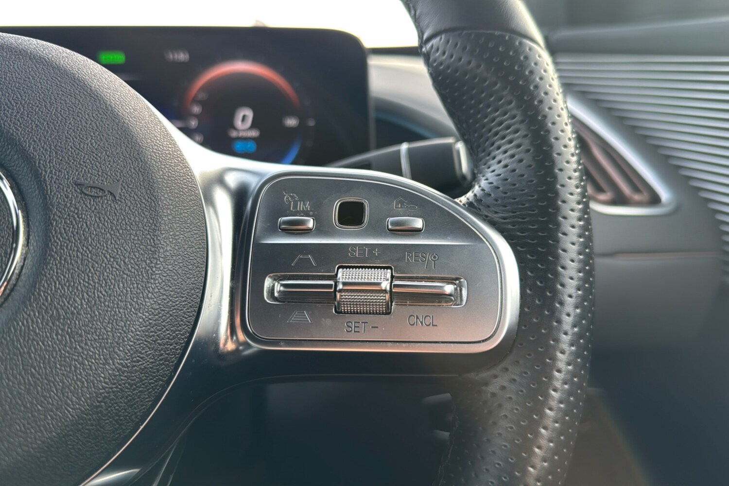 Used Mercedes-Benz EQC 2022 for sale - 76362387: Photo 17