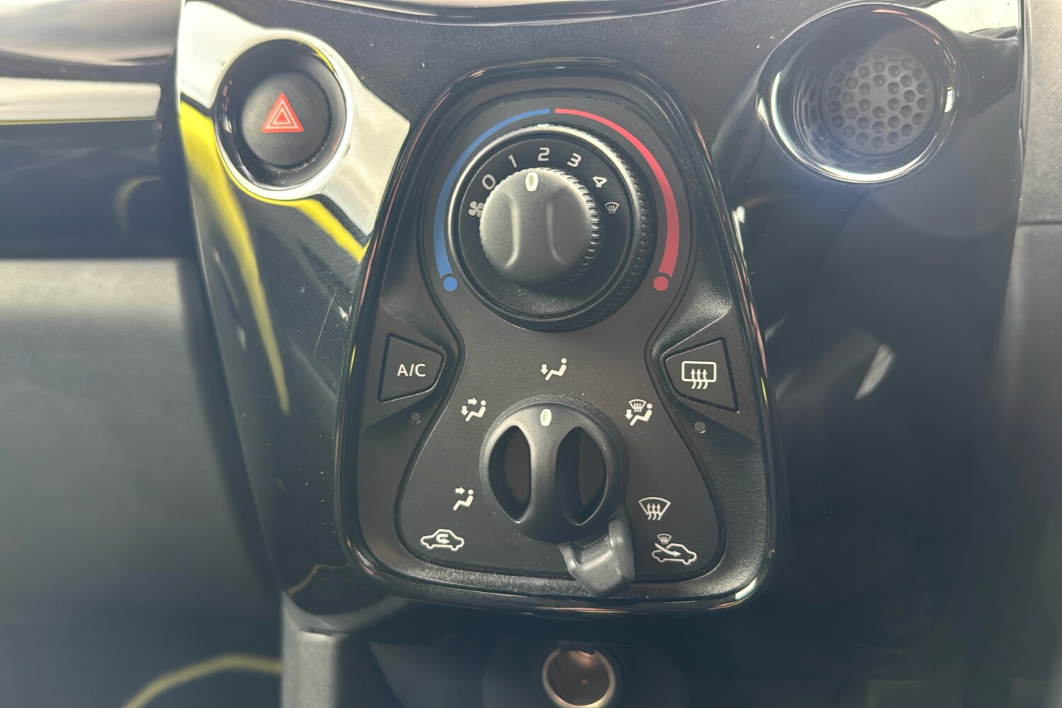 Used Toyota AYGO 2017 for sale - 76373484: Photo 16