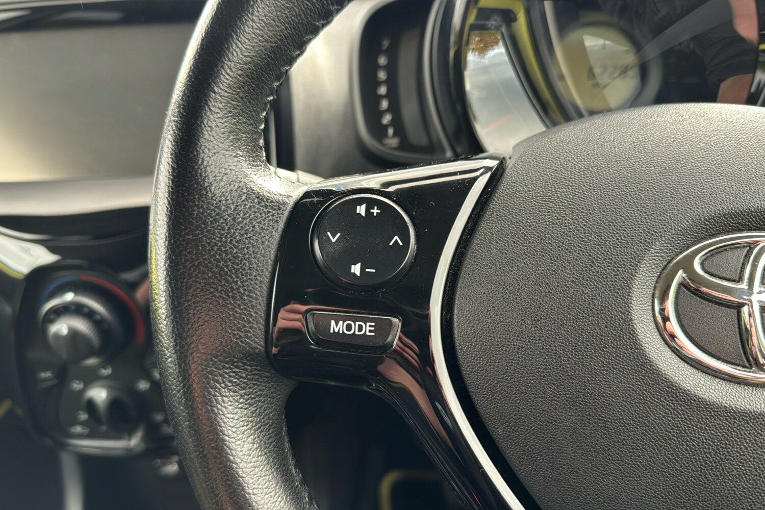 Used Toyota AYGO 2017 for sale - 76373484: Photo 17