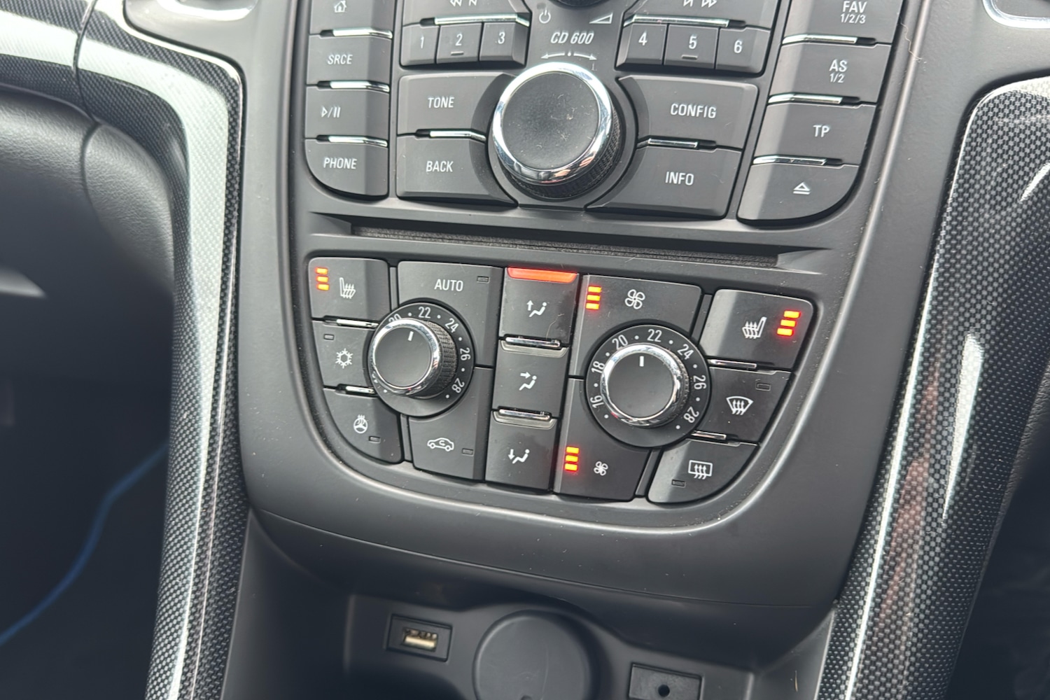 Used Vauxhall Cascada 2017 for sale - 76442589: Photo 16