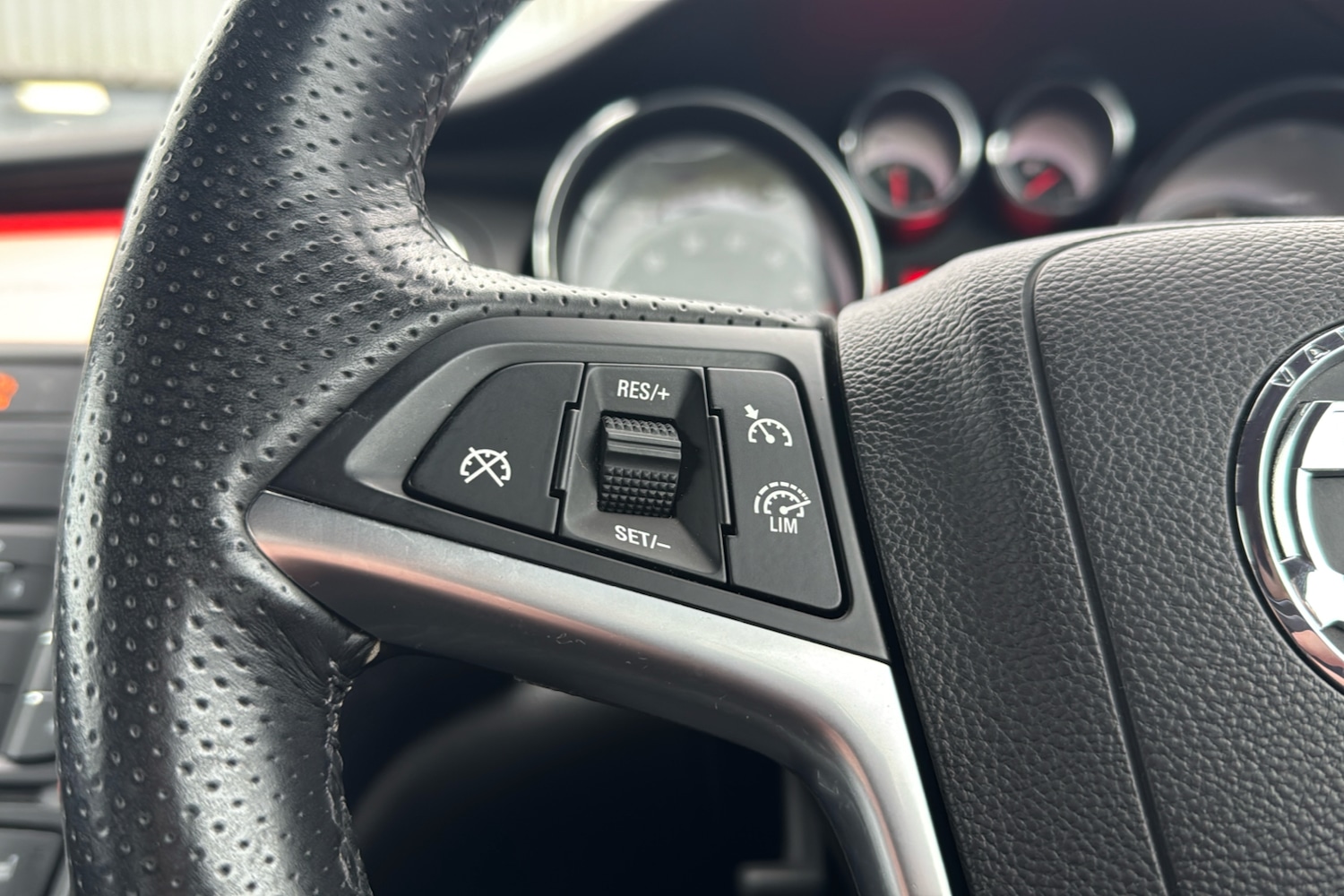 Used Vauxhall Cascada 2017 for sale - 76442589: Photo 17