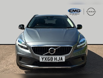 Used Volvo V40 Cross Country 2018 for sale - 79127813: Photo