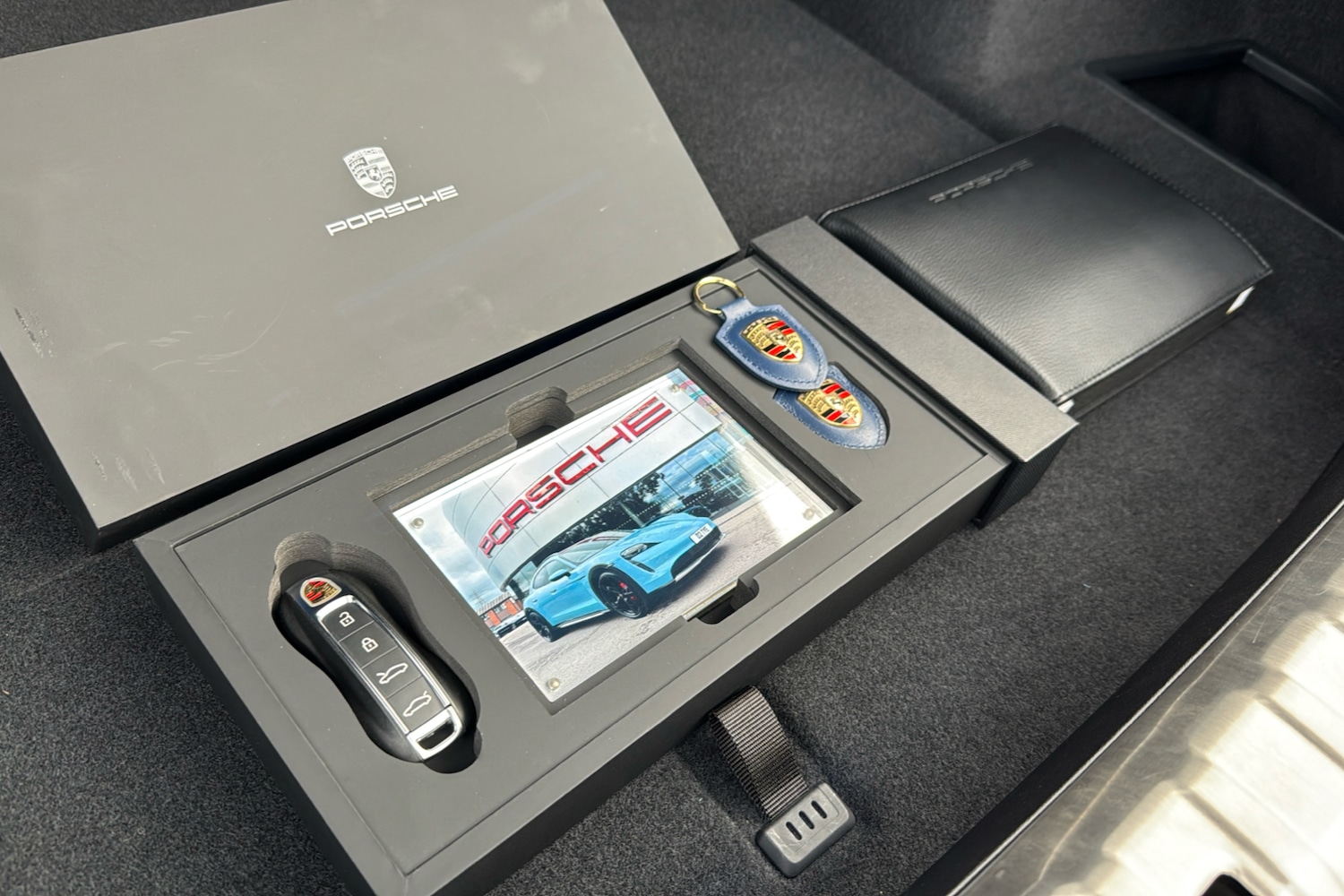 Used Porsche Taycan 2022 for sale - 77797343: Photo 40