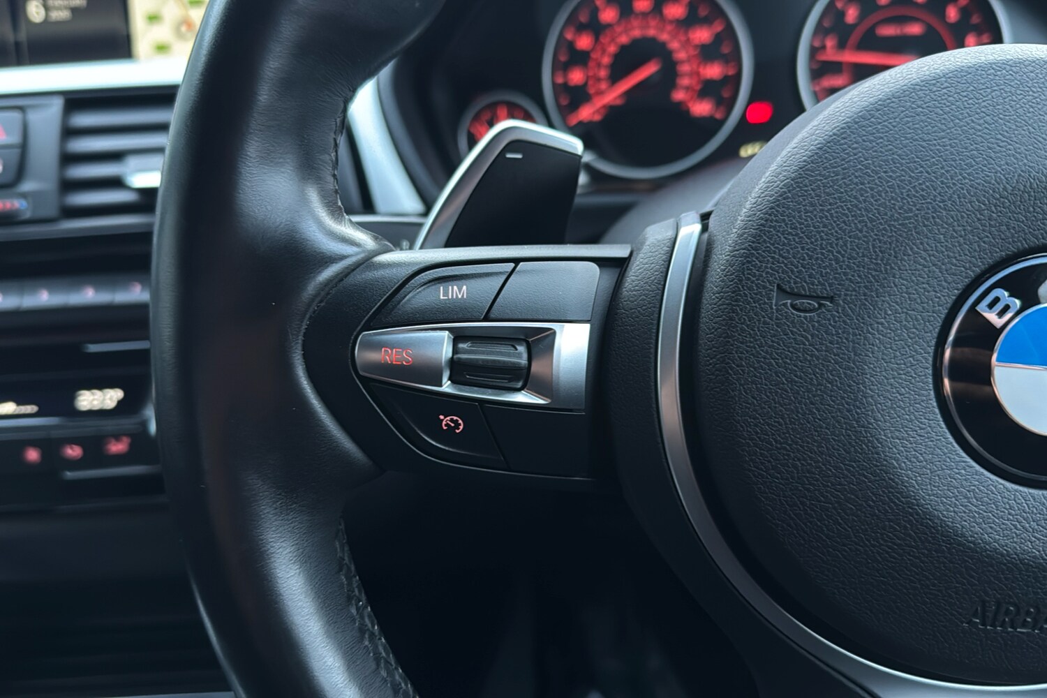 Used BMW 3 Series 2018 for sale - 77473217: Photo 17