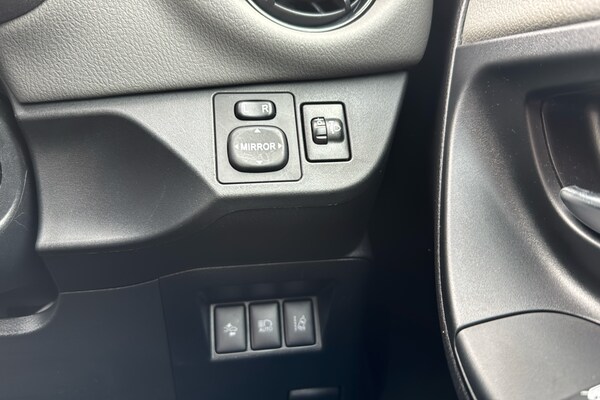 Used Toyota Yaris 2018 for sale - 76155993: Photo 14