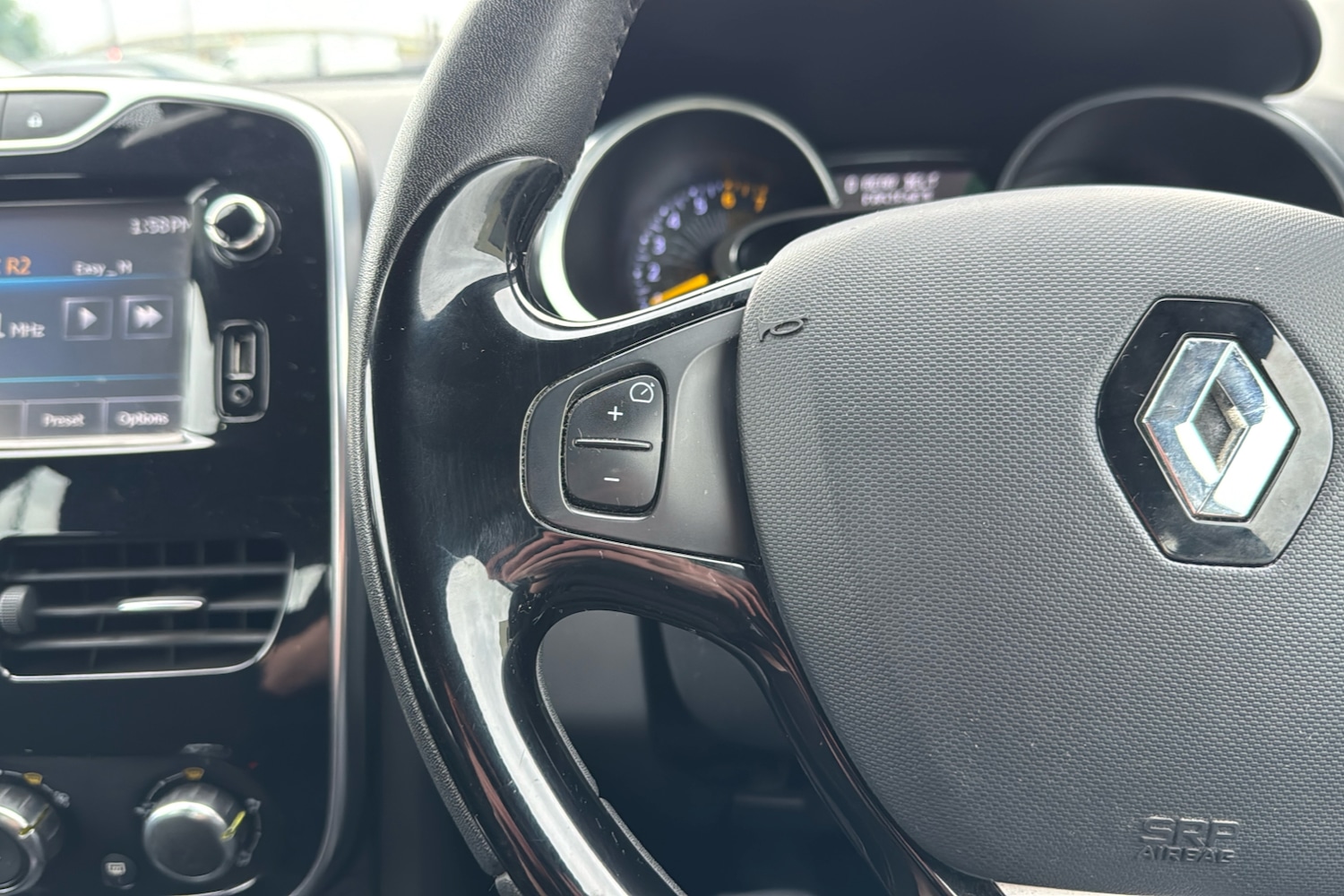 Used Renault Clio 2015 for sale - 77159824: Photo 17