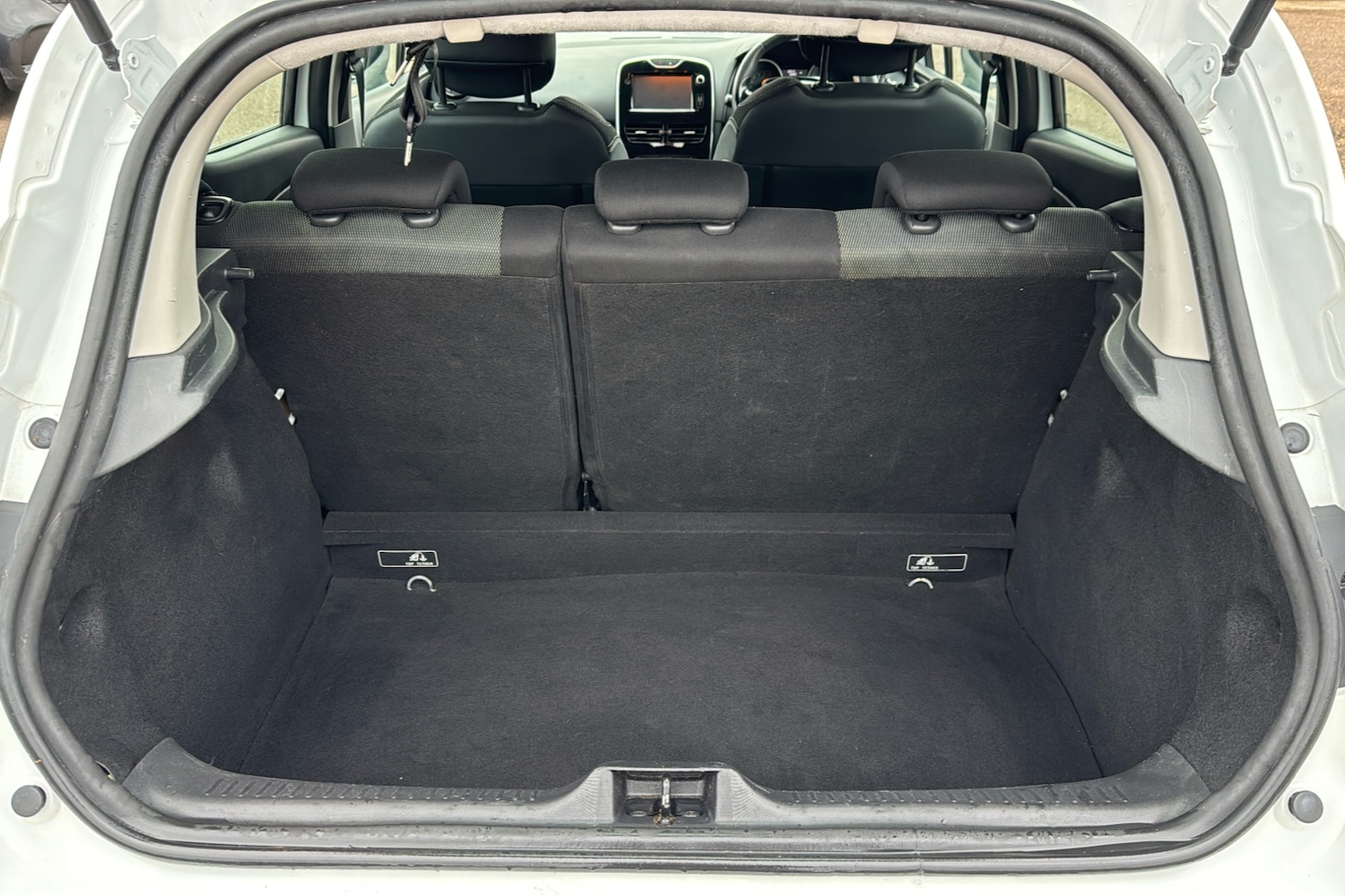 Used Renault Clio 2015 for sale - 77159824: Photo 19