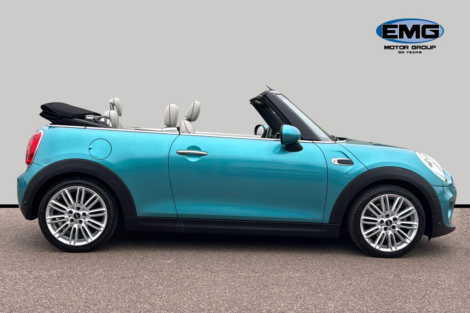 Used MINI Convertible 2017 for sale - 76339399: Photo 4