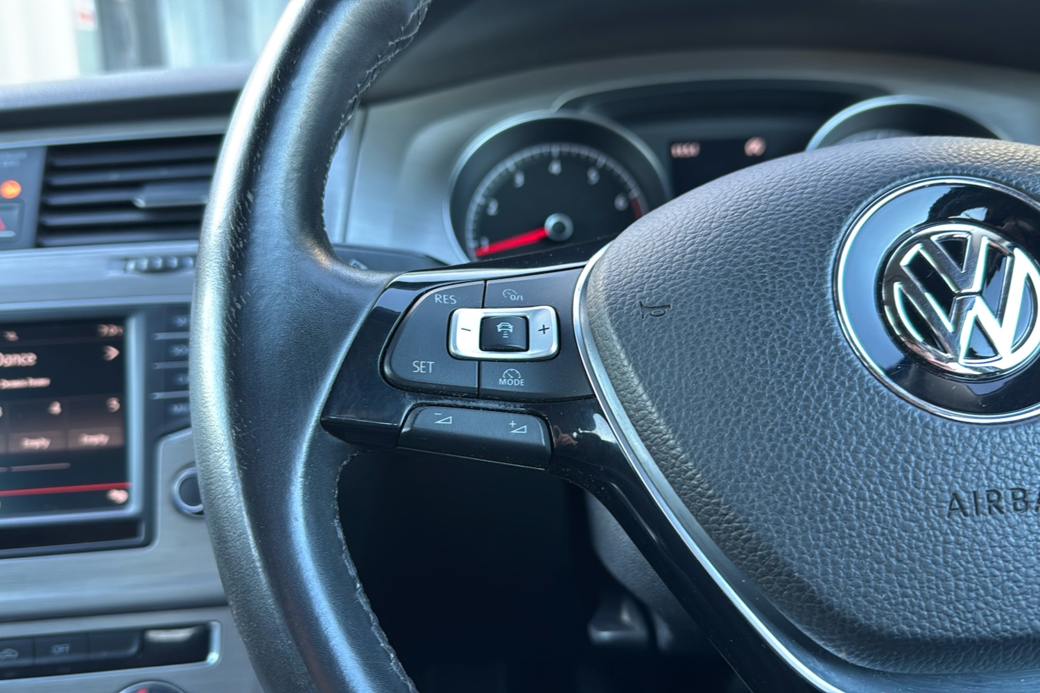 Used Volkswagen Golf 2016 for sale - 76705398: Photo 17