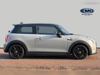 Used MINI Hatch 2021 for sale - 76436053: Photo