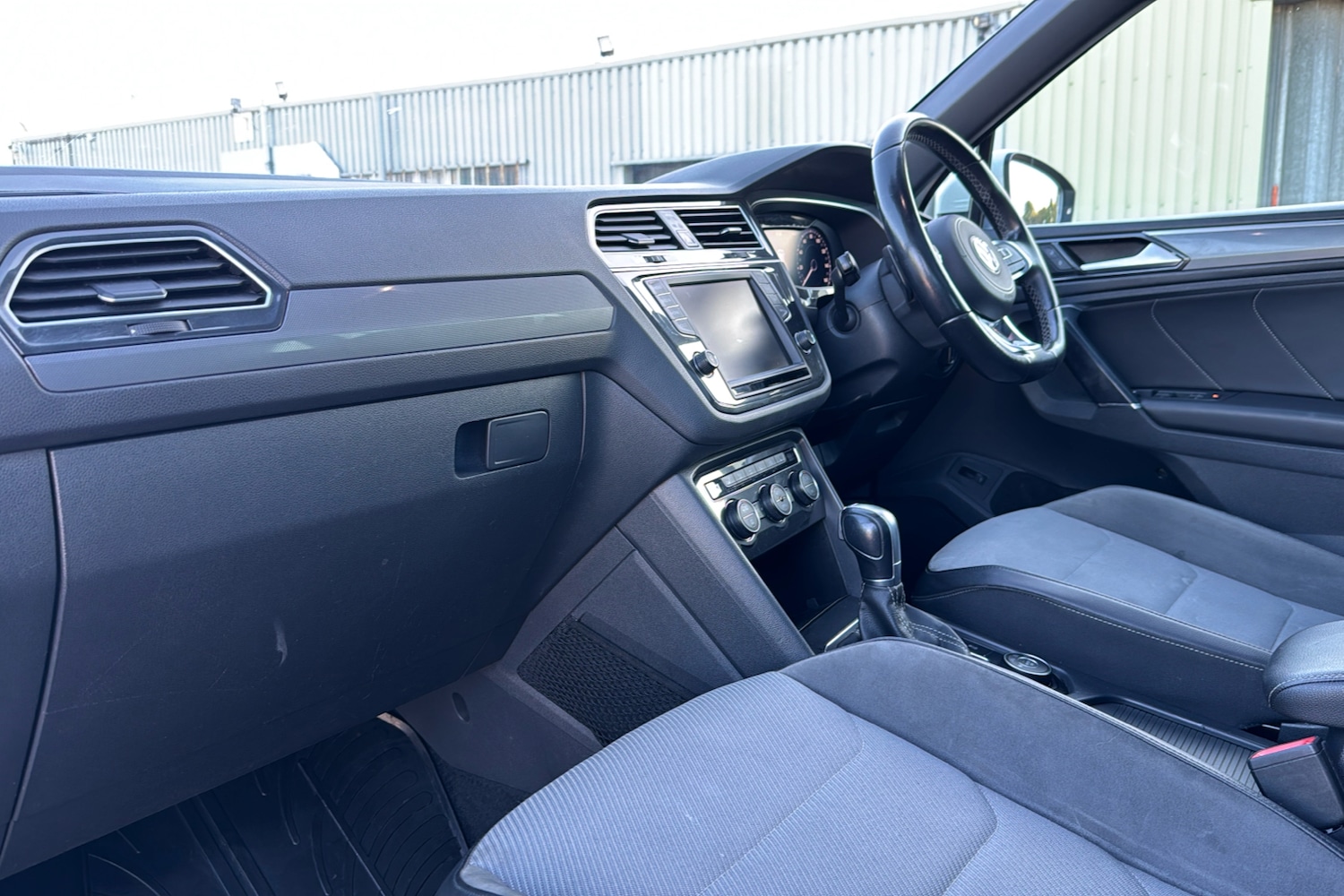 Used Volkswagen Tiguan 2017 for sale - 75993591: Photo 11