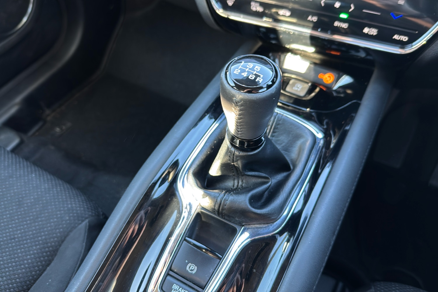 Used Honda HR-V 2015 for sale - 76362398: Photo 13