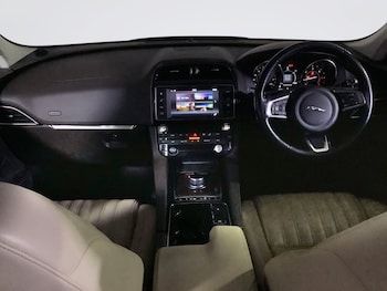 Used Jaguar F-Pace 2018 for sale - 76698262: Photo